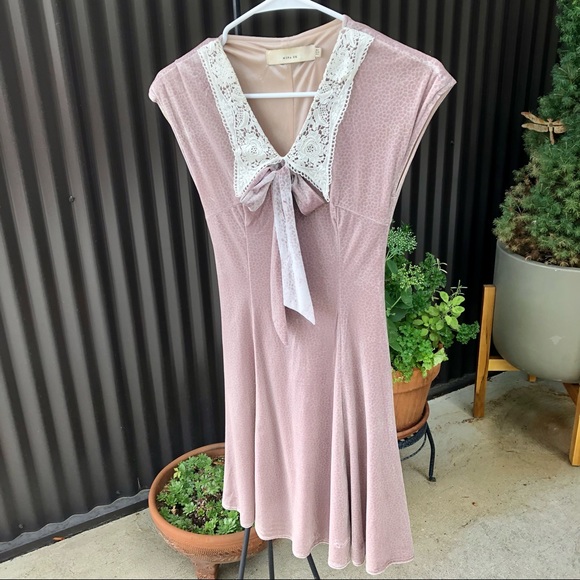 MINA UK Velour Dress with Ivory Lace Collar - Picture 1 of 7